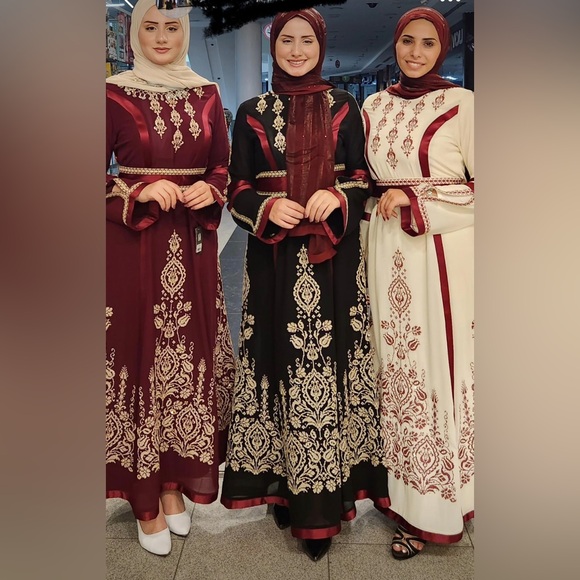 New without tag  3  peice  thobe  size   M/L ( only 1 left 🌺🎁 - Picture 1 of 12